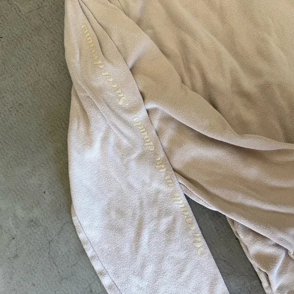 Korean Air / Gianfranco Ferré First Class PJ Set / Beige - Picture 3 of 15